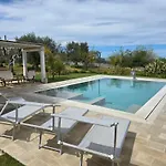 Lidia - Relax & Pool Near Polignano A Mare Villa