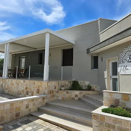 Lidia - Piscina E Jacuzzi Vicino Polignano A Mare Villa *